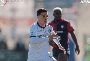 Nápoles deja escapar la victoria en el descuento contra el Cagliari