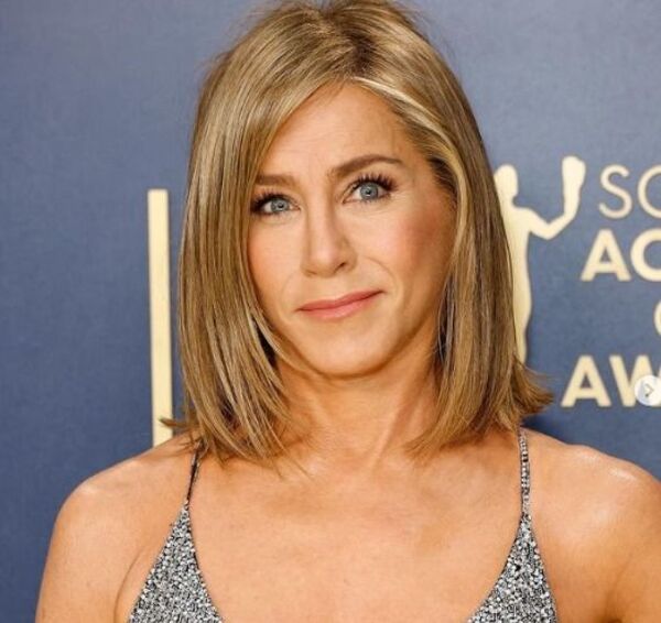 Tras ser criticada por “exceso de bótox”, Jennifer Aniston hace alarde de su angelical rostro