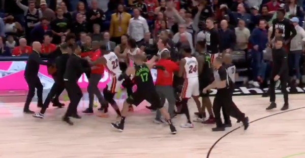 Versus / La NBA suspende a cinco jugadores por la trifulca entre Heat y Pelicans