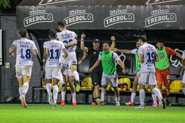 Versus / Ameliano gana, se acerca al Top 3 y ahonda la crisis de Trinidense