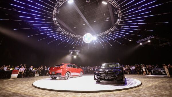 Perfecta presentó dos modelos de BMW 100% electrificados (28% de clientes optan por estos vehículos)