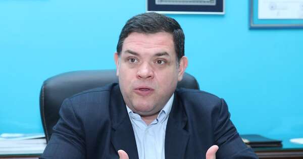 La Nación / Subcontralor suma méritos para juicio político