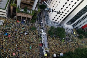 Bolsonaro reafirma su postura ante multitud en Sao Paulo | OnLivePy