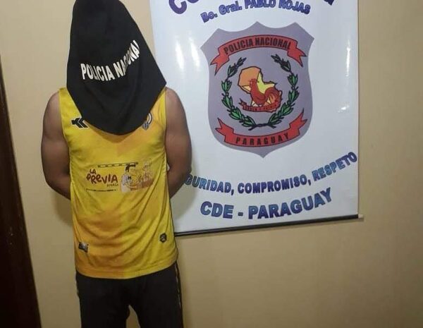 Sujeto con antecedentes es detenido tras atropellar vivienda de su vecino en CDE – Diario TNPRESS