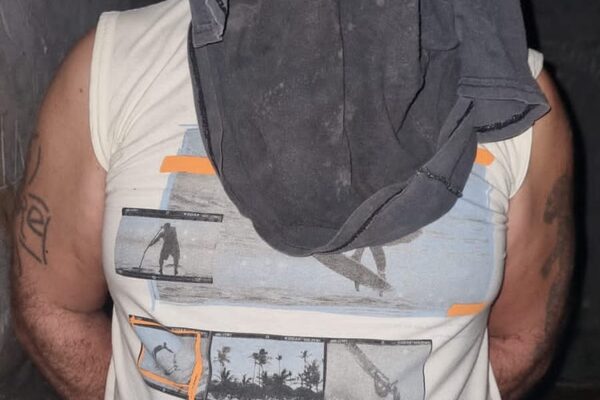Argentino es detenido por violencia doméstica y tras causar accidente bajo efectos de drogas – Diario TNPRESS
