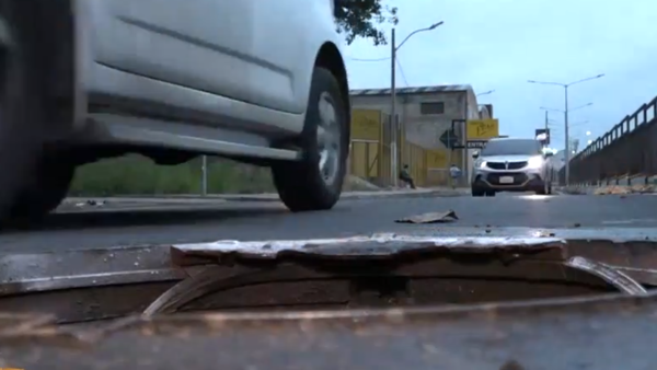 Registros sin tapa se vuelven trampa mortal para conductores en zona del túnel Tres Bocas