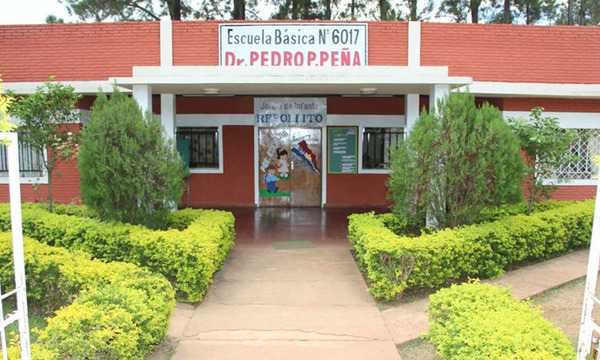 Cantina del colegio Pedro P. Peña está en manos de perdedora de licitación, denunció ganador