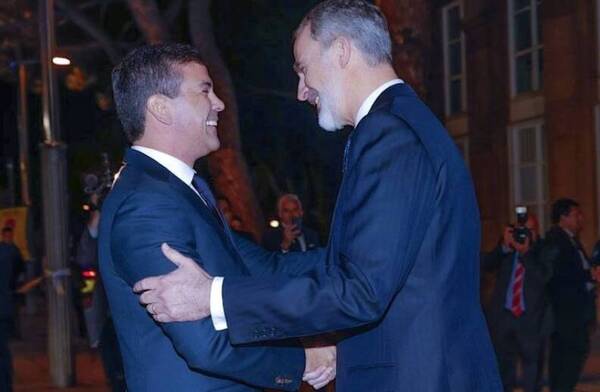 El presidente y el rey participan de actividades en España