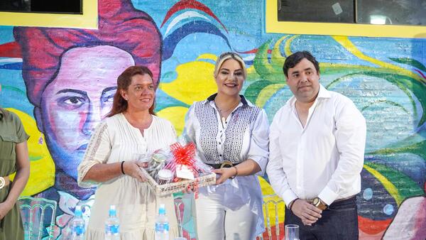 Emotiva conmemoración del Día de la Mujer Paraguaya en Carmen del Paraná