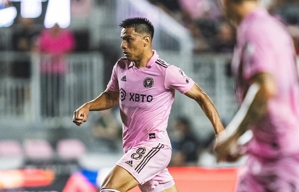 Diego Gómez enciende alarmas al retirarse lesionado del campo de juego