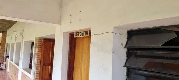 Denuncian falta de respuesta ante problemas estructurales en escuela de Misiones - Nacionales - ABC Color