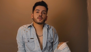 Casi al desnudo frente al espejo, la foto hot de Will Fretes - Teleshow