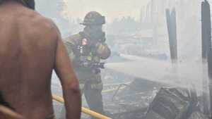 Video: Bomberos reportan gran incendio al costado del Club Sajonia
