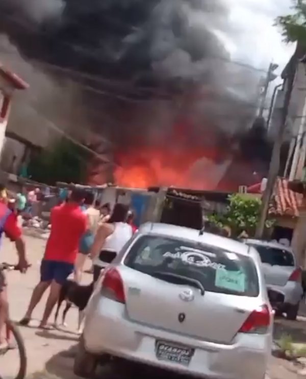 Sajonia: Incendio afecta unas 20 viviendas en Banco San Miguel - Unicanal