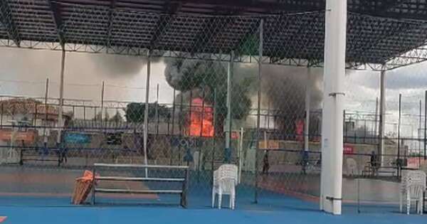 Diario HOY | Incendio de precarias viviendas en Sajonia