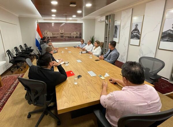 Ejecutivo y municipios de Canindeyú establecen mesa de diálogo sobre derogación de ley de compensaciones - .::Agencia IP::.
