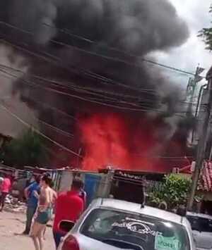Incendio en Sajonia destruyó unas 20 viviendas - ADN Digital