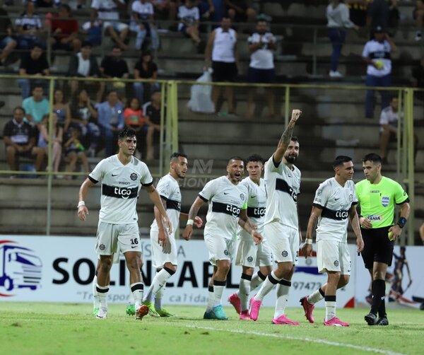 Versus / Olimpia volvió a marcar tres goles en un partido después de 158 días