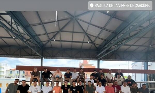 Peloteros de Cerro Porteño fueron a Caacupé y los memes no se hicieron esperar