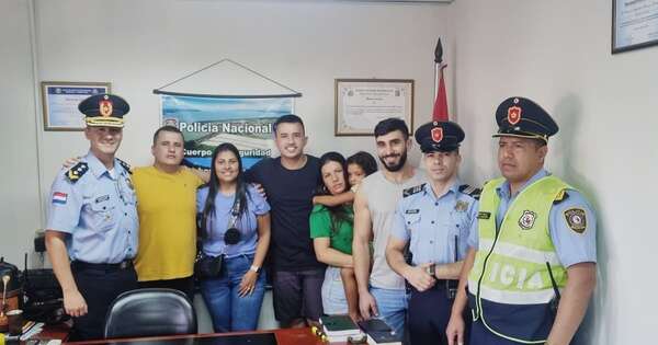 La Nación / Tras denuncia, brasileña recuperó 25 mil reales y felicitó a Policía Turística