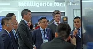 Santi se reúne con directivos de Huawei y avanza en el deshielo comercial con China