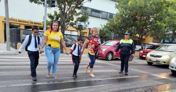 La Nación / PMT despliega 200 agentes para agilizar el tránsito