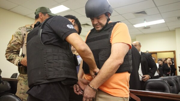 José Insfrán negó integrar red y dijo estar 100% como pastor