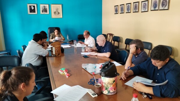 Liberales operan con miras a la convención del domingo