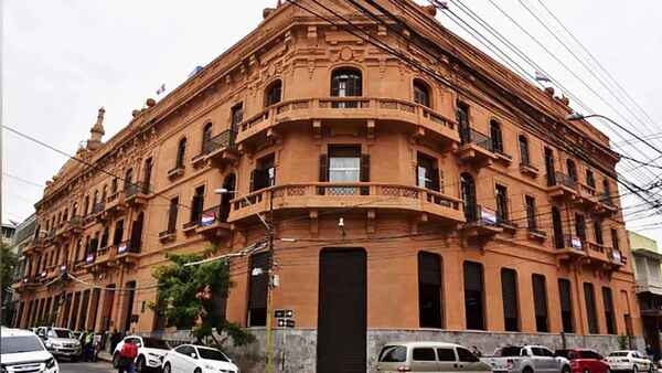 Tesoro inicia el año sin recursos de la EBY y con nulos aportes de entes