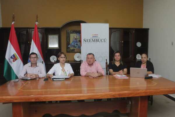 Gobernador de Ñeembucú se reunió con actores educativos de Pilar | RADIO NACIONAL