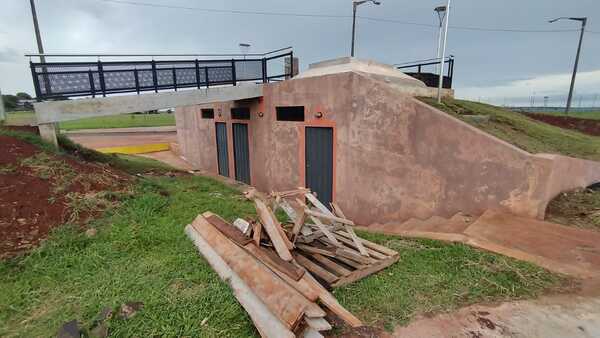 “JARDINES DE ORO” MUNICIPALIDAD PAGÓ MILLONES POR OBRAS INCONCLUSAS - Itapúa Noticias