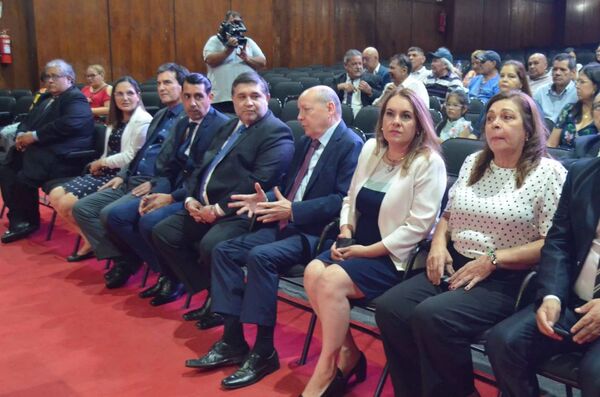 Los Ministros Santander Dans y Diesel fueron reconocidos como ciudadanos ilustres de la Ciudad de Fernando de la Mora
