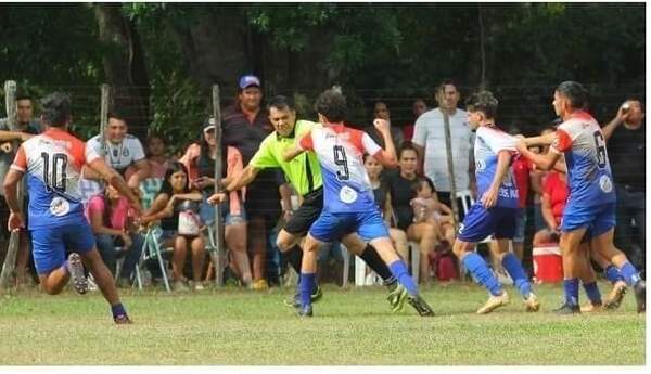 Patota de un club atropelló a árbitro con escupitajos y patadas