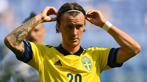 Versus / El futbolista de la selección de Suecia que sufre de una rara enfermedad cerebral