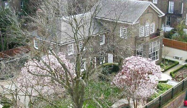 La histórica casa londinense de Freddie Mercury sale a la venta por más de 30 millones de libras - .::Agencia IP::.
