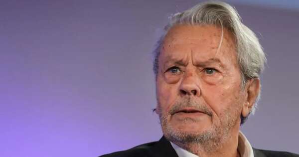 Diario HOY | En casa del actor Alain Delon, hallan 72 armas