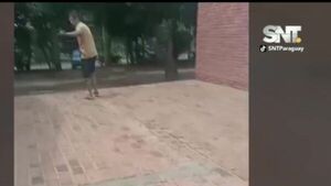 Amenazó de muerte con un destornillador a directora y profesora - SNT