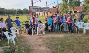 Padres cierran acceso a escuela por implementación de plurigrados en Loreto – Prensa 5