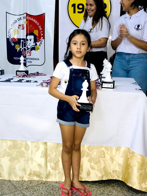Varios ajedrecistas paranaenses ocuparon podio en el nacional - La Clave