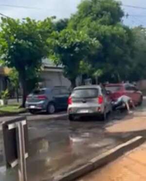 Nerviosismo en el tránsito: conductor atropella a otro y le deja lesiones en las piernas - Nacionales - ABC Color