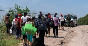 La Nación / Coordinan interconectividad de sistemas y trámites migratorios a extranjeros