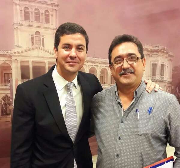 Contratan en IPS a sindicalista que tiene colgada a su parentela del dinero público - ABC en el Este - ABC Color