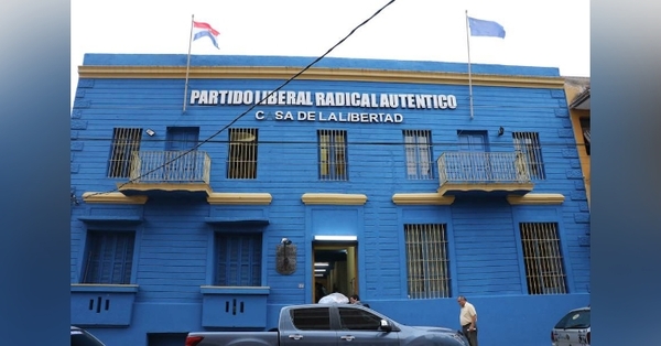 Senadores del PLRA denuncian al presidente del partido por desacato a orden judicial