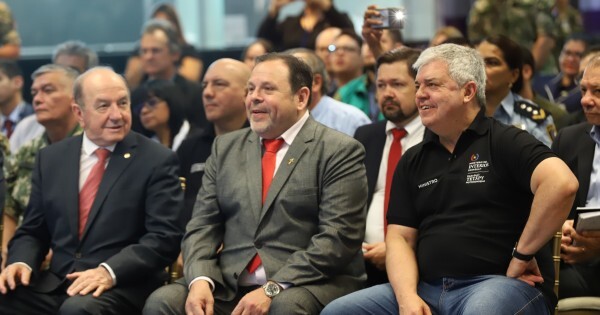 La DINAC rompe el contrato con la empresa de agua mineral tras detectar una carga de cocaína escondida en bidones con destino a España