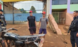 Detenidos por realizar piruetas frente al director de Policía