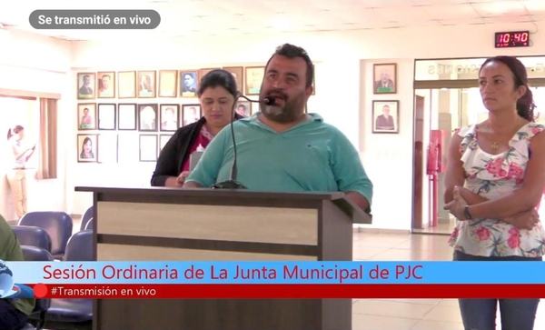 Vecinos de la fracción Villa Guillermina piden ayuda para mejoras en plaza - Radio Imperio 106.7 FM