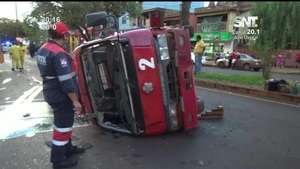 Llevaban a una paciente, chocaron y murió - SNT