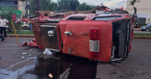 Diario HOY | Paciente trasladada en carro de bomberos muere en accidente