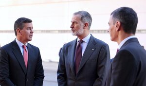 Visita oficial a Madrid: Peña se reúne con Pedro Sánchez y con el rey Felipe - .::Agencia IP::.