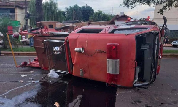 Mujer auxiliada por Bomberos muere tras choque y vuelco del móvil en Encarnación – Prensa 5